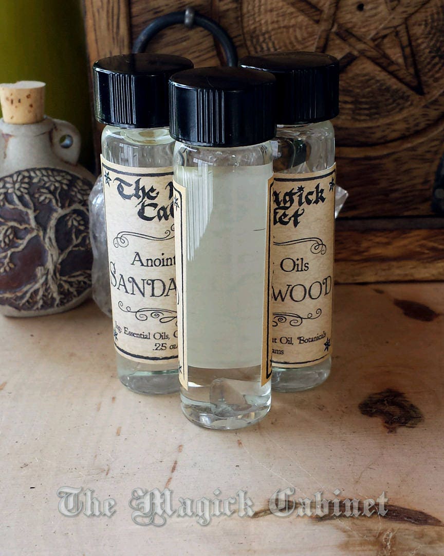 Sandalwood Anointing Oil: Ritual Magick, Meditation (.25 fl oz)