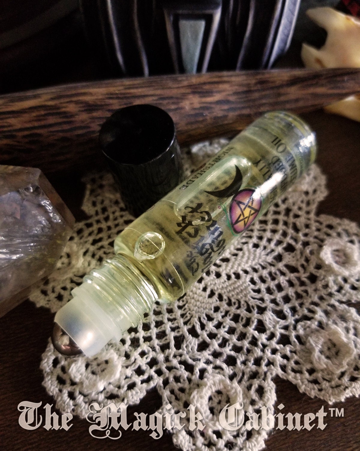 Nightshade Perfume: Labdanum, Vetiver, Cardamom, Sandalwood, Vanilla