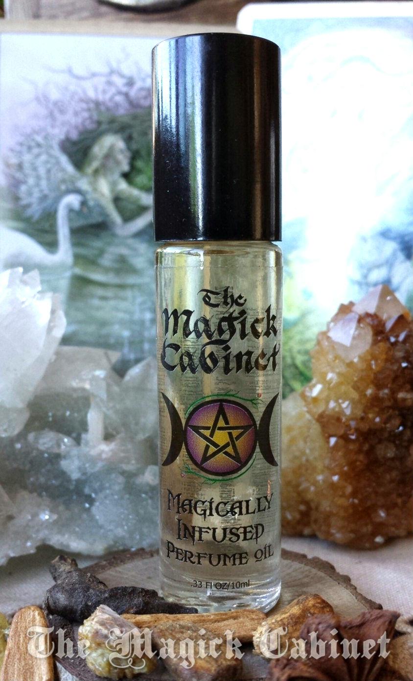 Invoke Perfume: Sandalwood, White Amber, Spice Fragrance