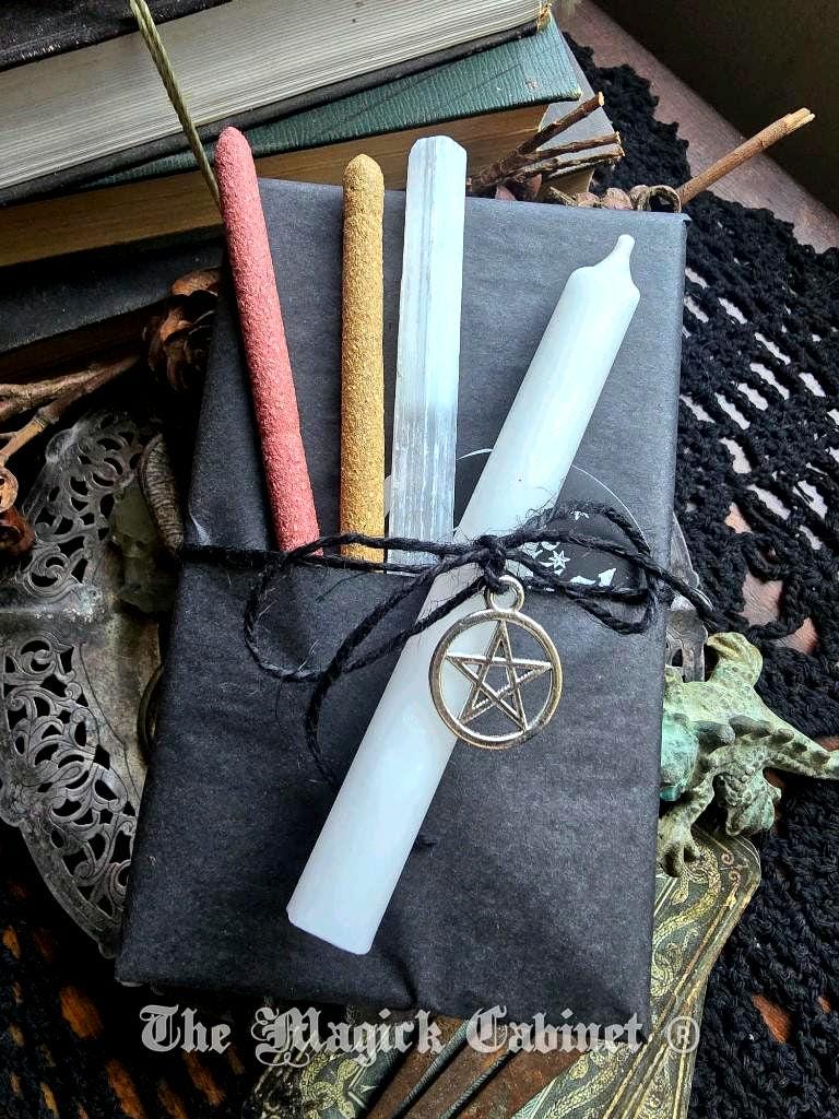 Blind Date with a Tarot Deck Gift Set: Crystal, Candle & Incense