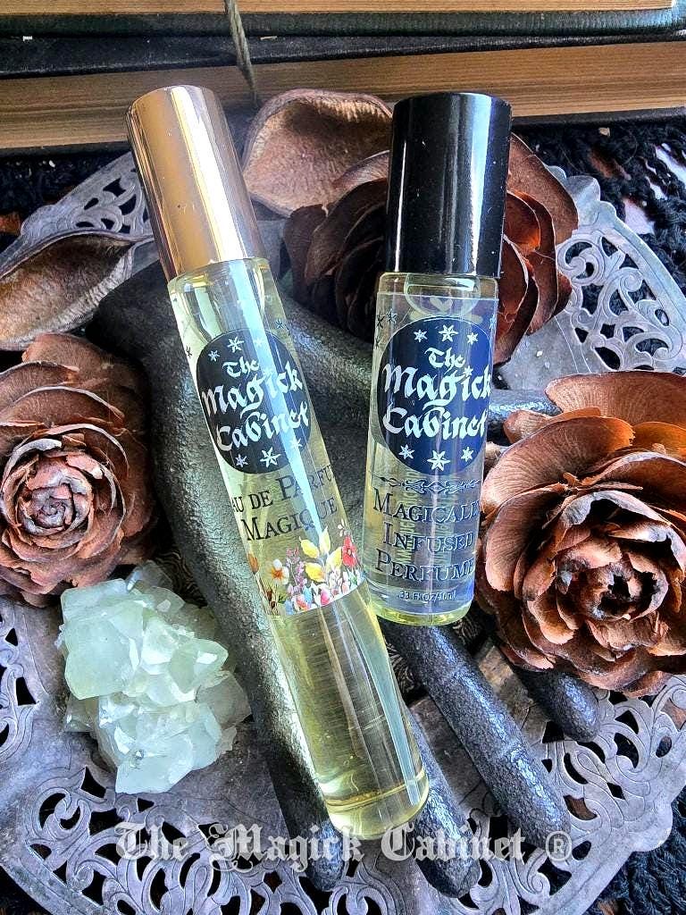 Nightshade Perfume: Labdanum, Vetiver, Cardamom, Sandalwood, Vanilla